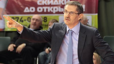 Главный тренер «Красных Крыльев» Сергей Базаревич Главный тренер «Красных Крыльев» Сергей Базаревич