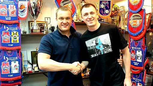 Виталий Фридзон будет и дальше играть за ЦСКА Виталий Фридзон будет и дальше играть за ЦСКА