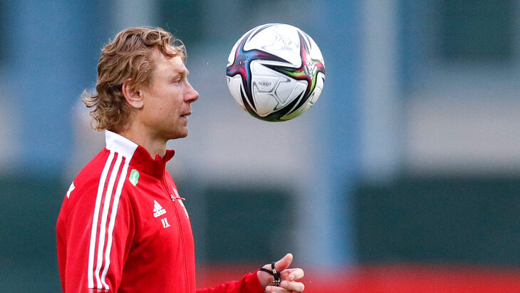 Валерий Карпин