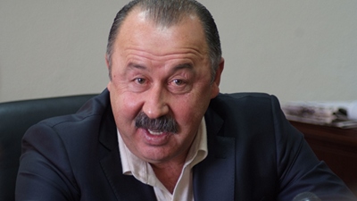 Валерий Газзаев