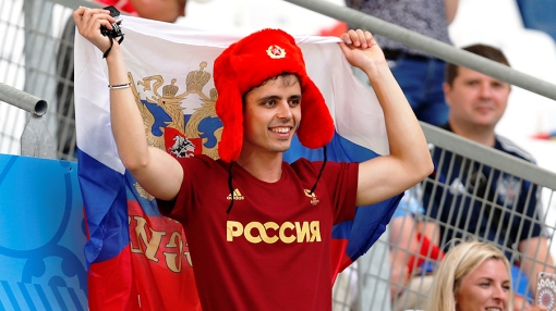 Французские власти депортируют 50 болельщиков сборной России Французские власти депортируют 50 болельщиков сборной России