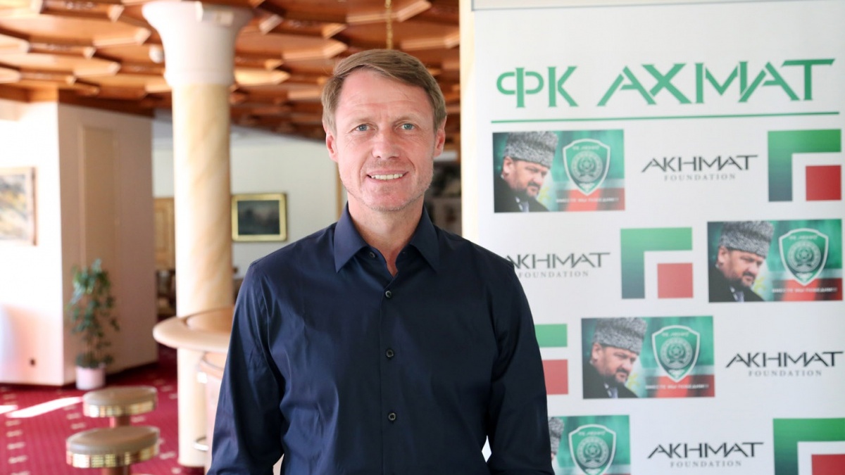 Олег Кононов