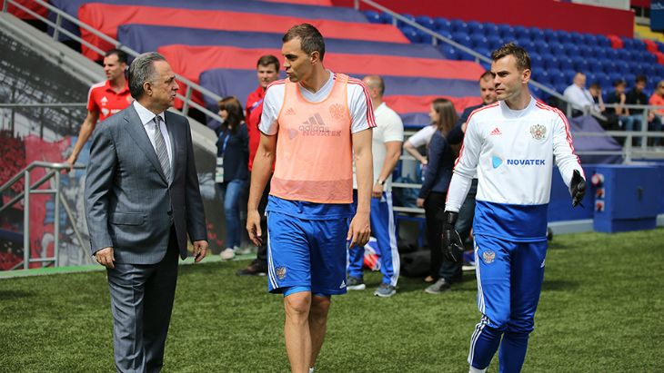Виталий Мутко, Артем Дзюба, Игорь Акинфеев