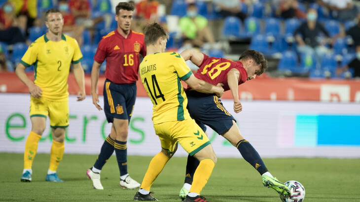 Испанская «молодежка» разгромила Литву в товарищеском матче
