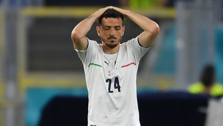 Защитник сборной Италии получил травму голеностопа