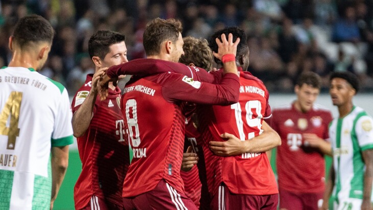 «Бавария» обыграла «Гройтер Фюрт», одержав 8-ю победу подряд