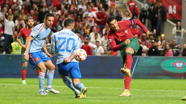 Испания вырвала победу у Португалии и выиграла группу А2, Чехия вылетела в Лигу В