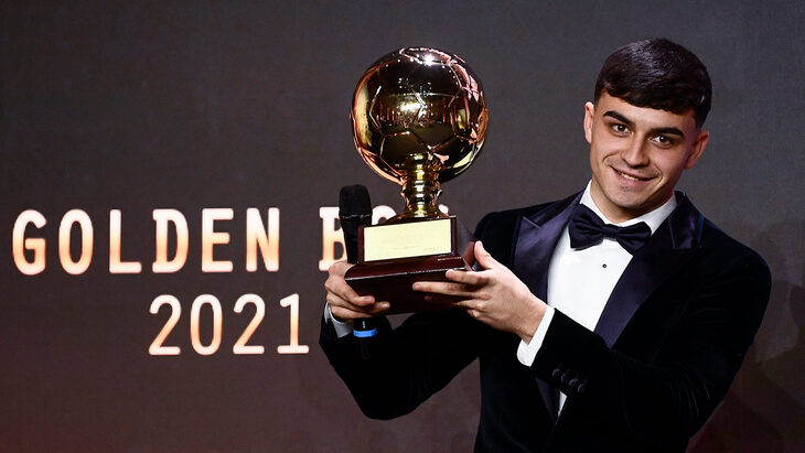 В прошлом году обладателем награды Golden Boy стал полузащитник «Барселоны» Педри В прошлом году обладателем награды Golden Boy стал полузащитник «Барселоны» Педри
