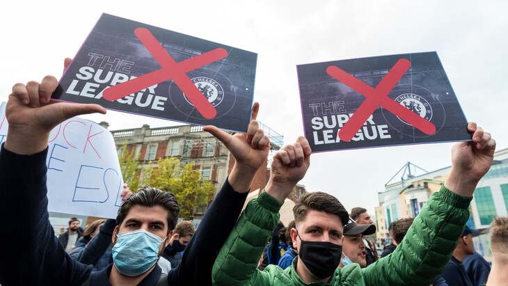 Болельщики АПЛ выступили против Суперлиги Болельщики АПЛ выступили против Суперлиги