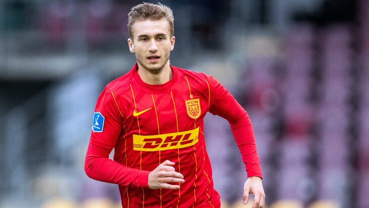 Автор трех голов Бенжамен Нигрен Автор трех голов Бенжамен Нигрен