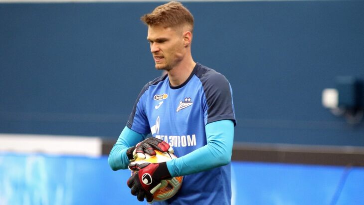 Денис Адамов — вратарь «Зенита» Денис Адамов — вратарь «Зенита»