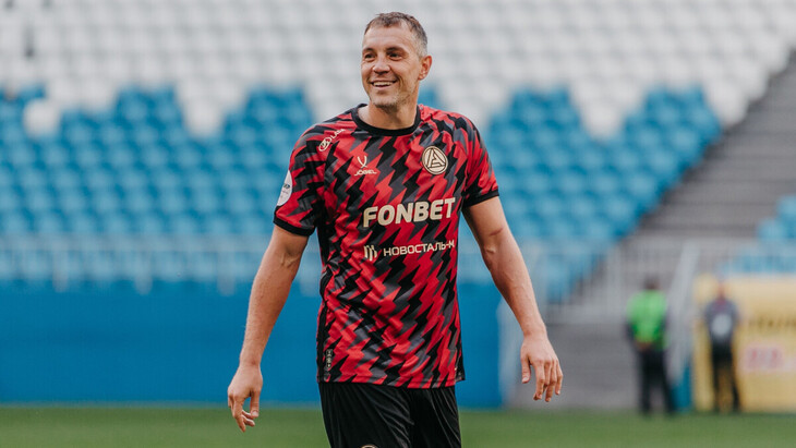 Форвард «Акрона» Артем Дзюба Форвард «Акрона» Артем Дзюба