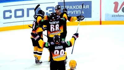 Радость хоккеистов «Северстали» Радость хоккеистов «Северстали»