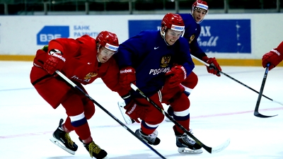 Сборная России готовится к игре с Данией Сборная России готовится к игре с Данией