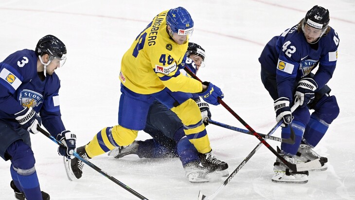 Швеция по буллитам одолела Финляндию на ЧМ-2022 по хоккею