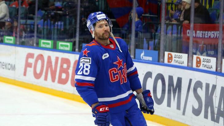 Форвард СКА Сергей Толчинский Форвард СКА Сергей Толчинский