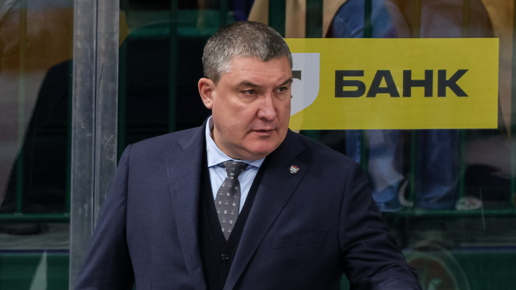 Анвар Гатиятулин — главный тренер «Ак Барса» Анвар Гатиятулин — главный тренер «Ак Барса»