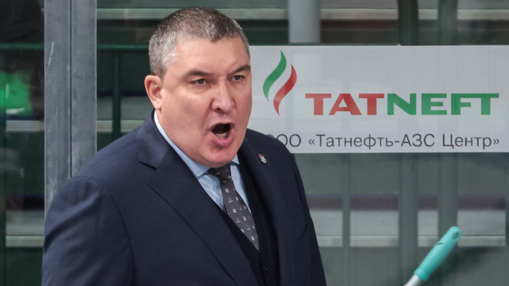 Анвар Гатиятулин — главный тренер «Ак Барса» Анвар Гатиятулин — главный тренер «Ак Барса»