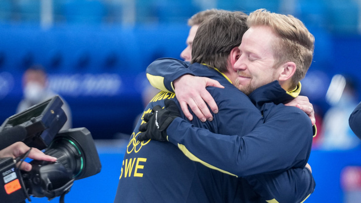 Мужская сборная Швеции по керлингу в четвертый раз подряд стала чемпионам мира