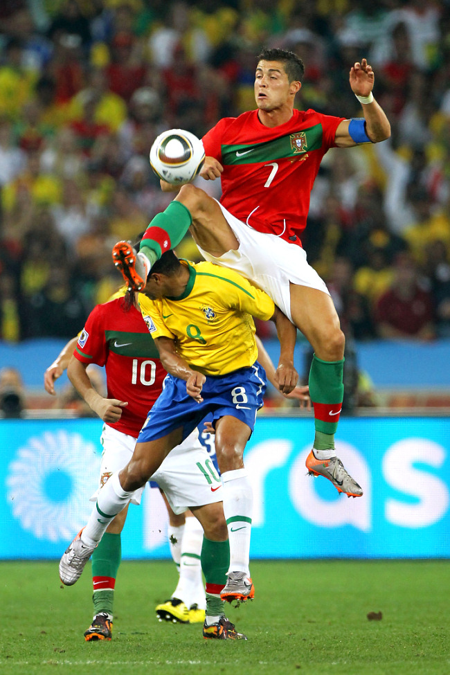 http://www.livesport.ru/l/photo/2010/06/25/por_bra/53.jpg