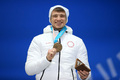 Фристайлист Илья Буров (Россия), получает бронзовую медаль