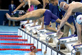 Золото американцев в мужской и женской эстафетах 4x100